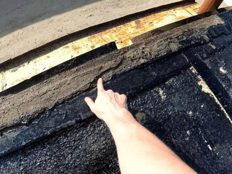 Sagging or Uneven Roof Areas